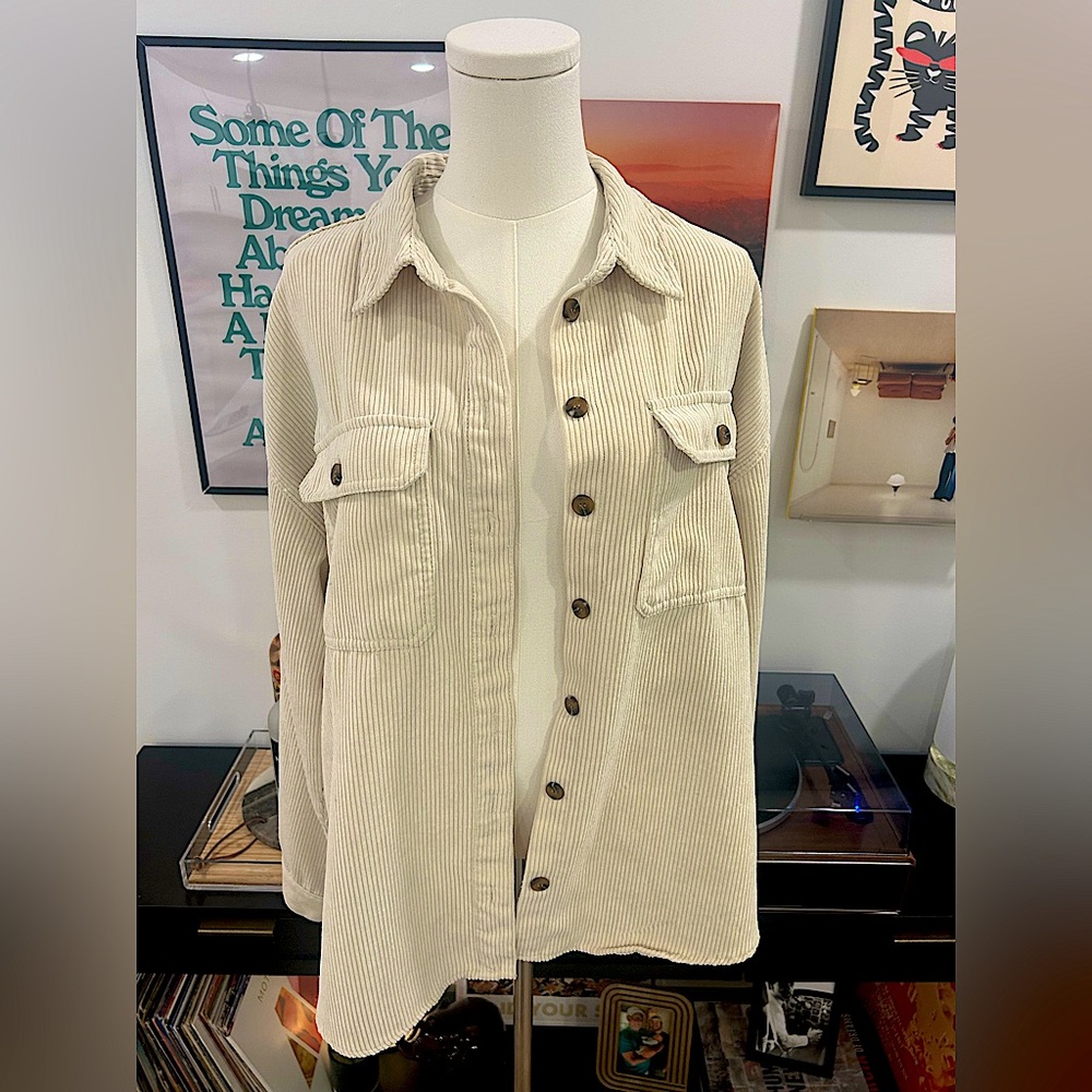 CORDUROY CREAM FLANNEL  |  Unlined  |  Tortoise Button Detailing